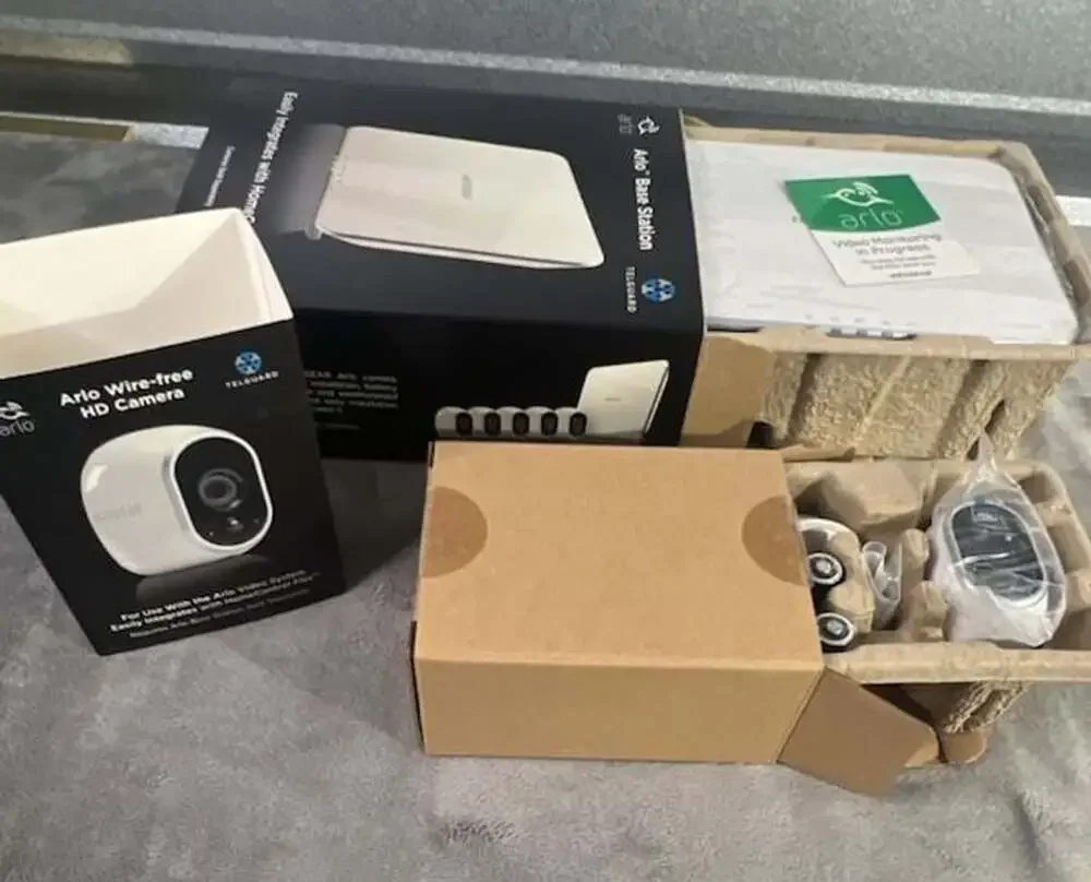 Netgear Arlo Wire-Free HD Camera and Base Station System. NOT TESTED.